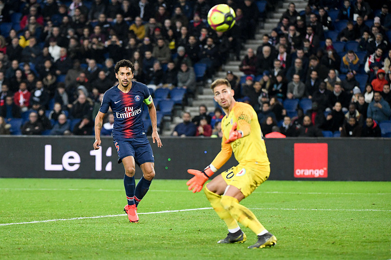 格拉利什连场高光表现奠定胜局（格拉利什连场神勇助队锁定胜局）