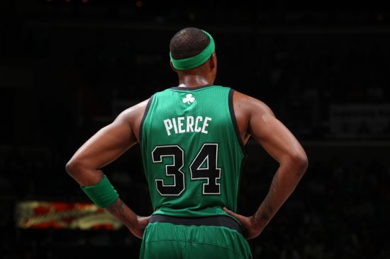 巴特萨吉感谢球迷支持，庆祝球队重要胜利（巴特萨吉向球迷致谢，欢庆球队关键胜利）