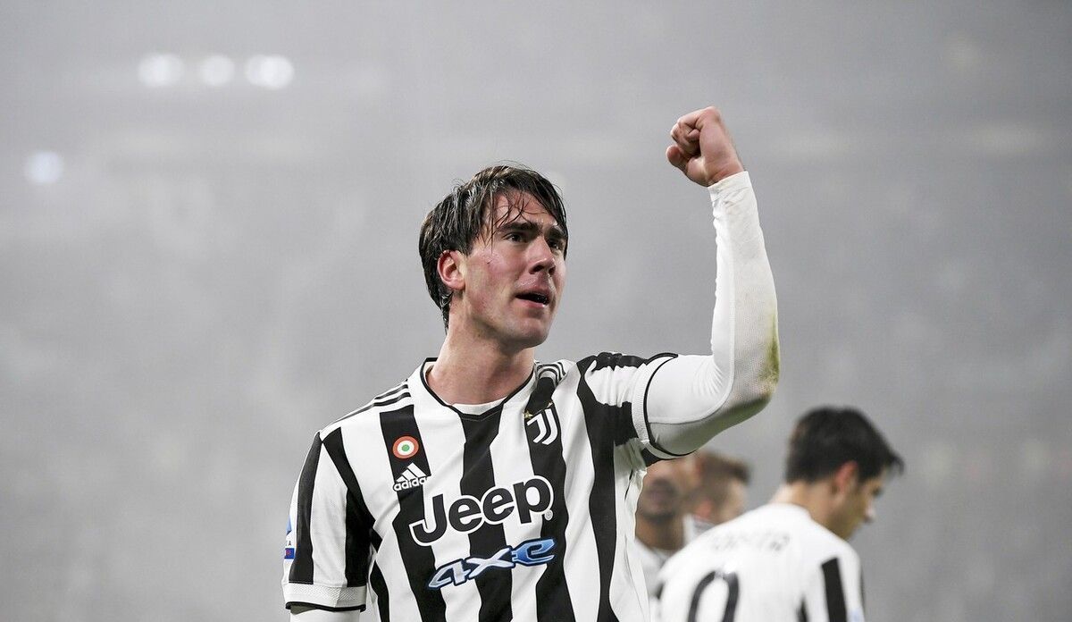 拉拉维亚晒照庆祝客场之旅结束