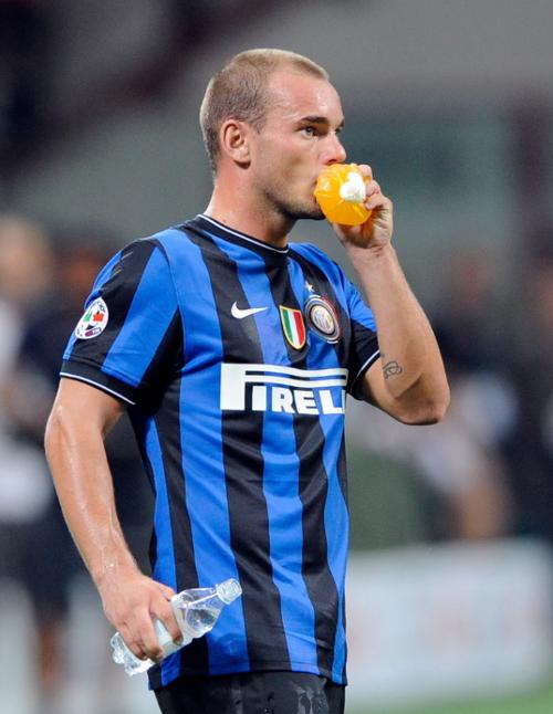 铭记，利物浦在新赛季的名单里仍然保留了若塔（别忘了：利物浦新赛季名单仍有若塔在列）