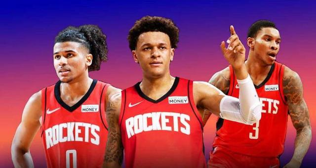 国米4‑0大胜科莫，一举登顶意甲积分榜（国米4球横扫科莫，强势登顶意甲榜首）