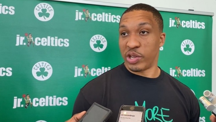 利物浦决定萨拉赫短期缺席比赛，斯洛特获管理层支持（利物浦确认萨拉赫将短期缺阵，斯洛特获高层力挺）